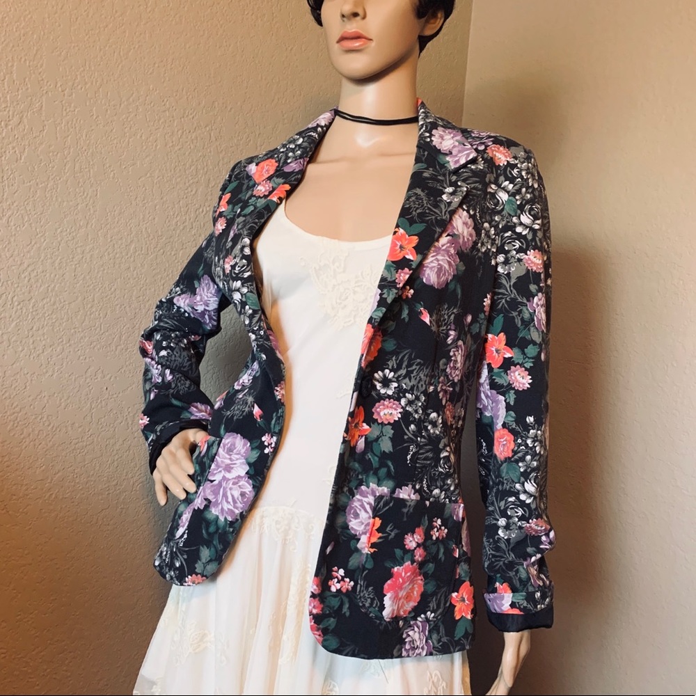 🌺 Floral Business Blazer